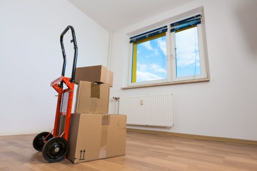 Local packing experts assisting clients
